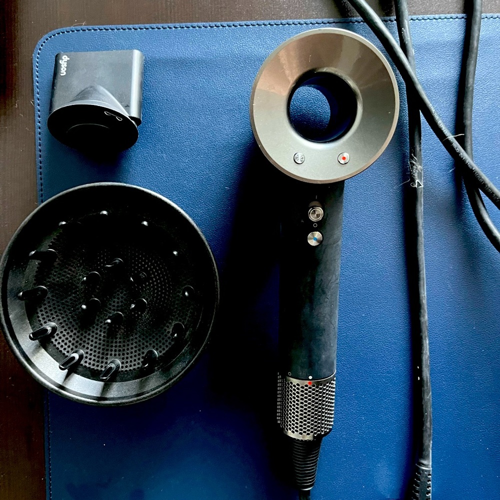 Dyson Supersonic™ hair dryer Professional edition